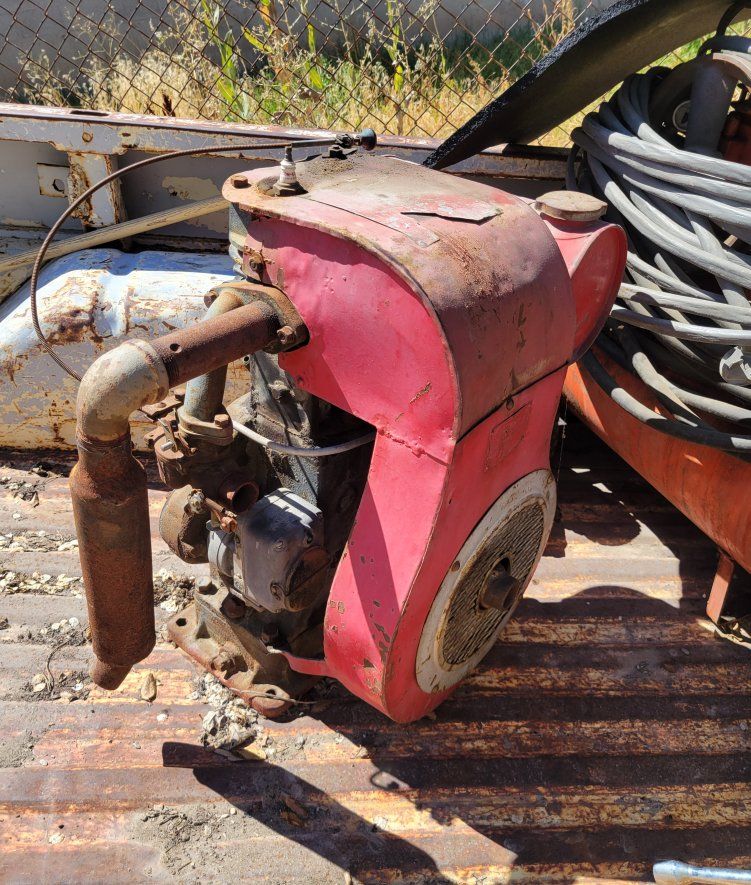 Vintage Wisconsin Gas Engine