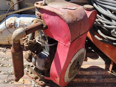 Vintage Wisconsin Gas Engine