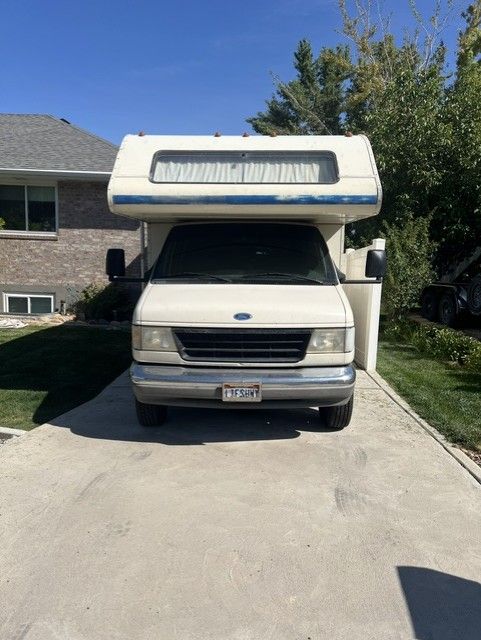 1994 30' Fleetwood Jamboree E350 Chassis Motorhome Mechanically Sound $6000.00 OBO