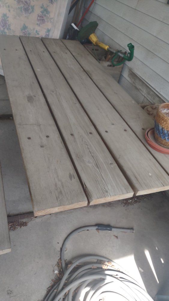 Picnic Table (Sturdy!)