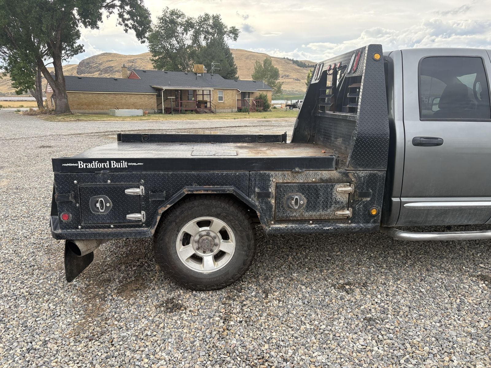 8ft Bradford skirted flatbed srw 