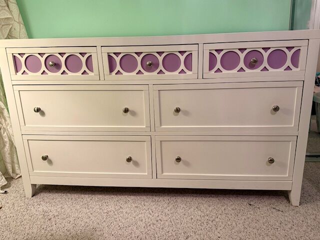 Dressers/Nightstands/Chair