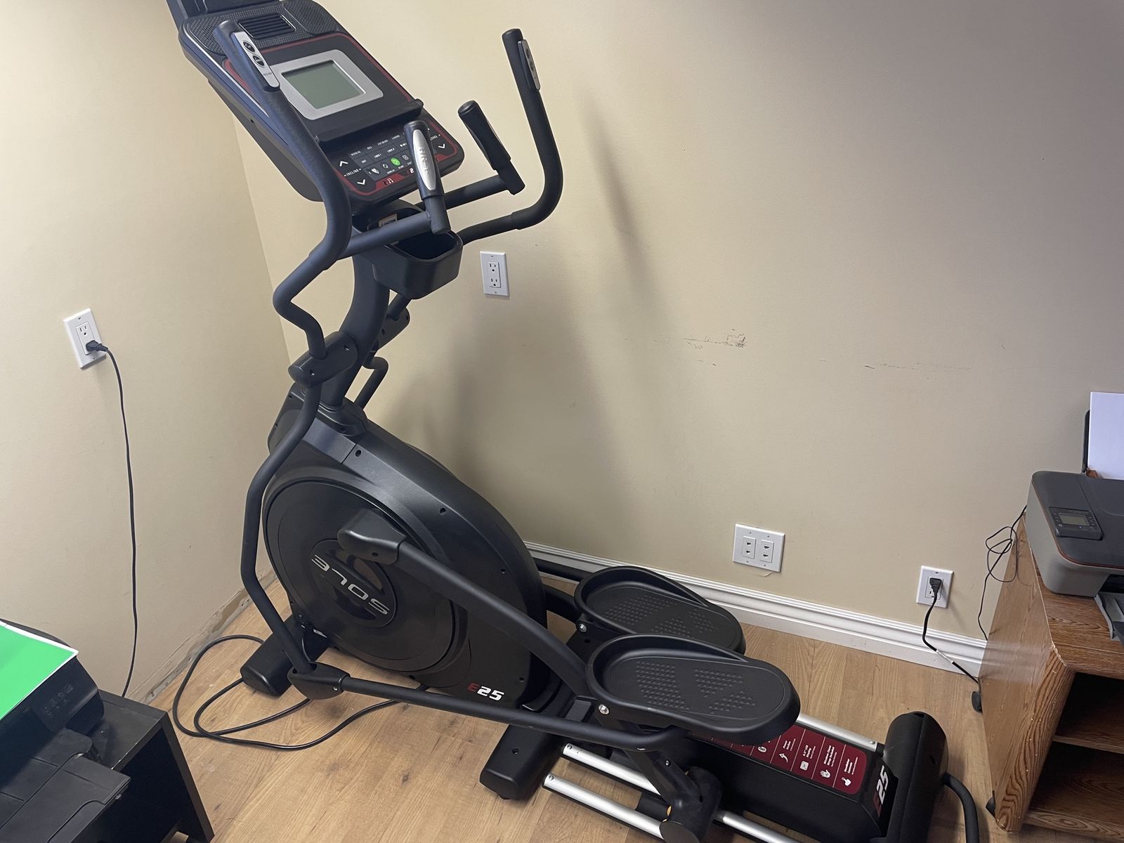 Like New Sole E25 Eliptical