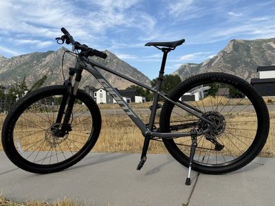 Giant Talon Hardtail Mountain Bike - Grey/Silver