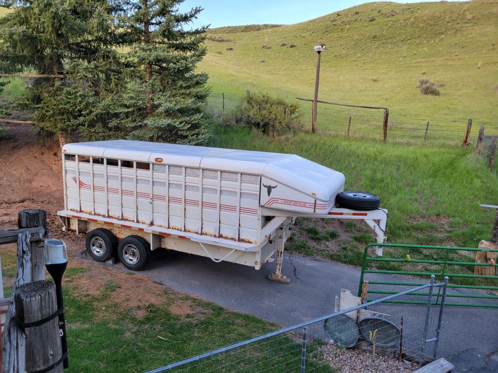 1994 Donahue 16ft cattle/stock trailer