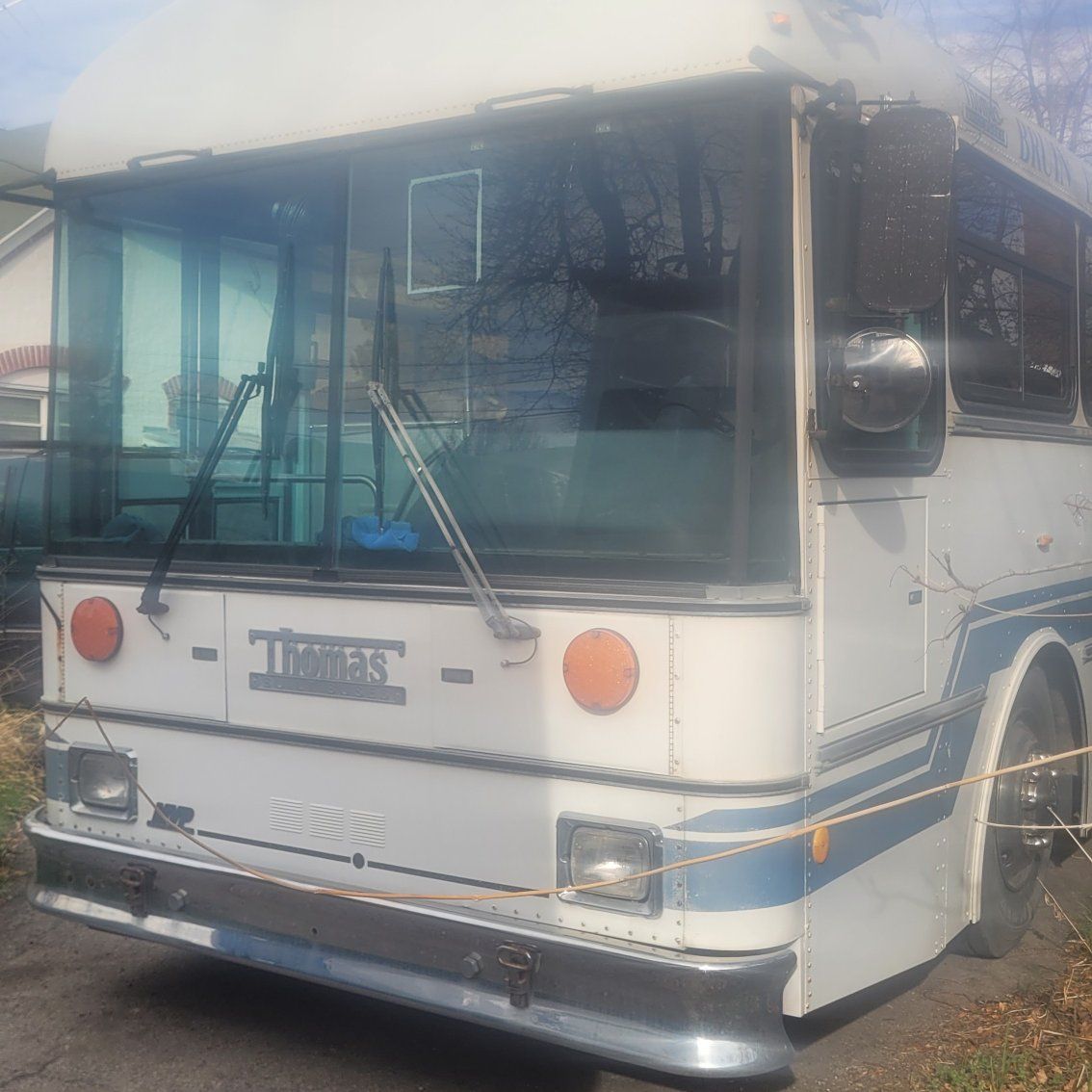 98 Thomas MVP bus, Catapiller diesel motor 80,000