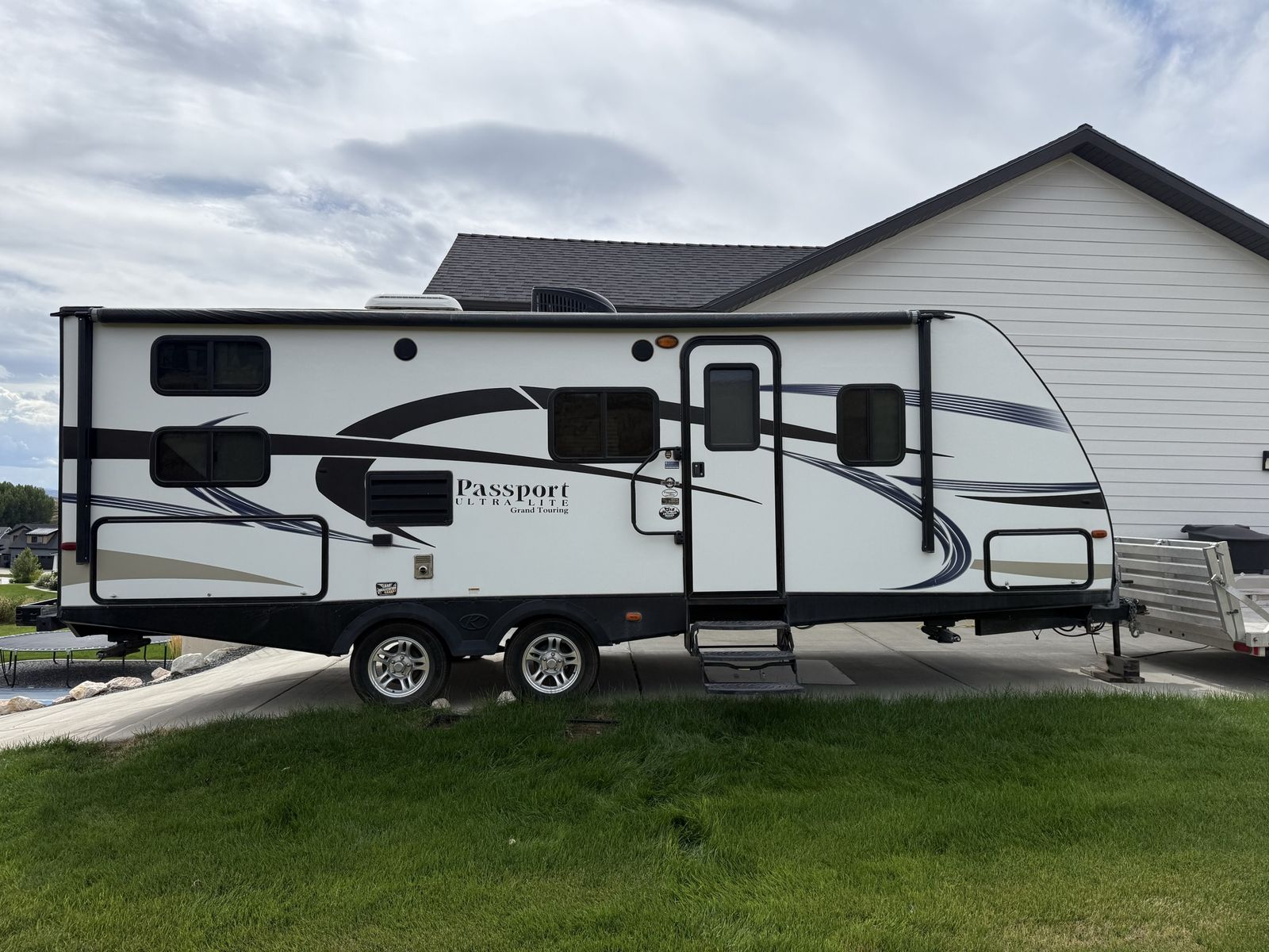 2016 Keystone Passport Ultralite Grand Touring 2400 BHWE