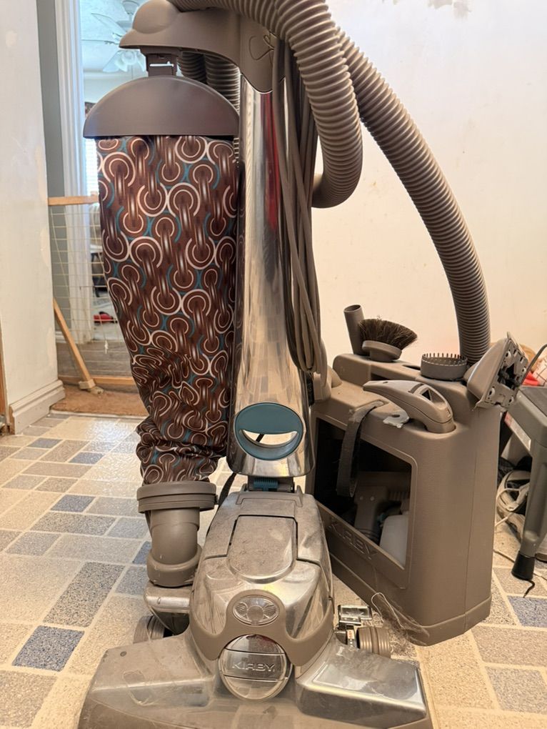 Complete Kirby Sentria ll Vaccum Set W Shampooer