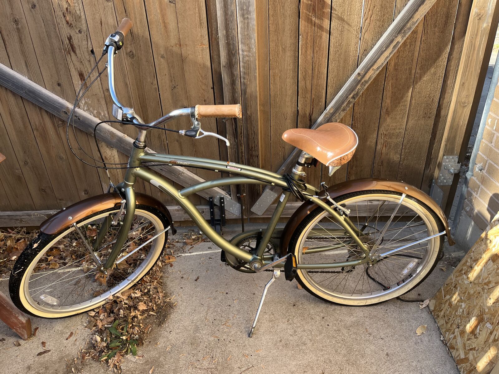 Raleigh Retroglide 7 Cruiser Bicycle