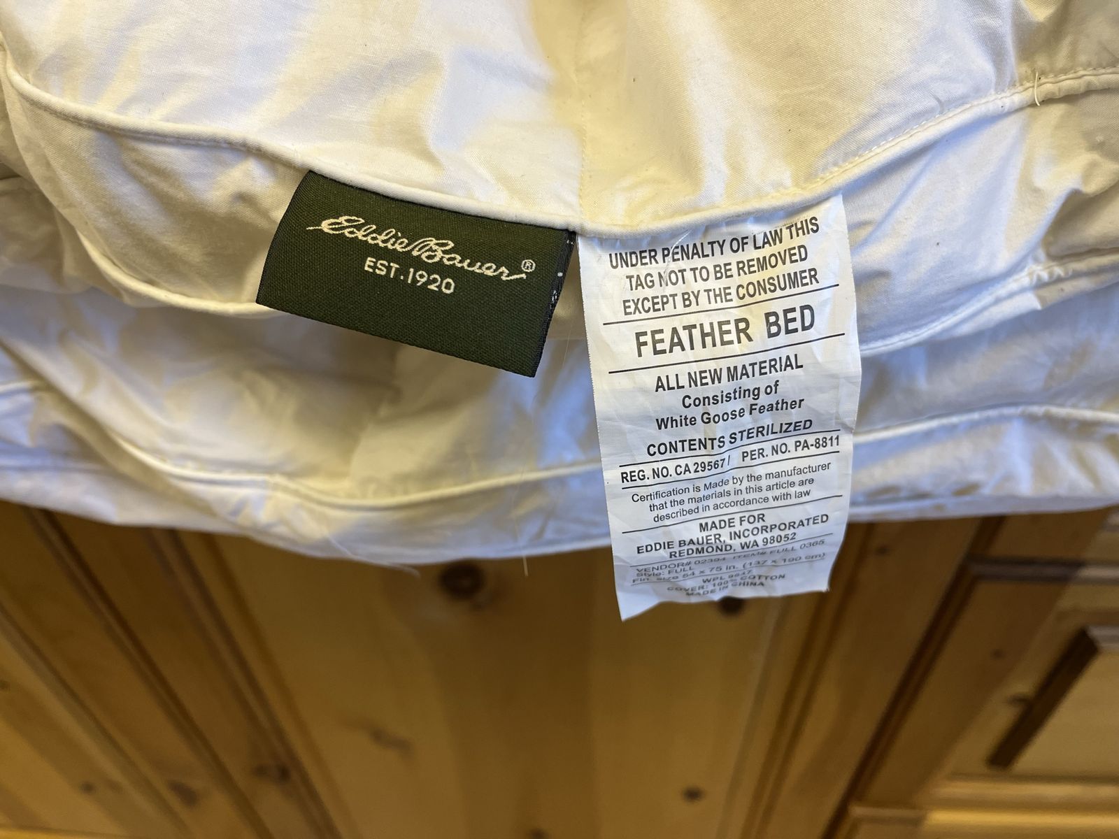 Eddie Bauer Full Size White Goose Feather Bed. 54x75”. Excellent condition.