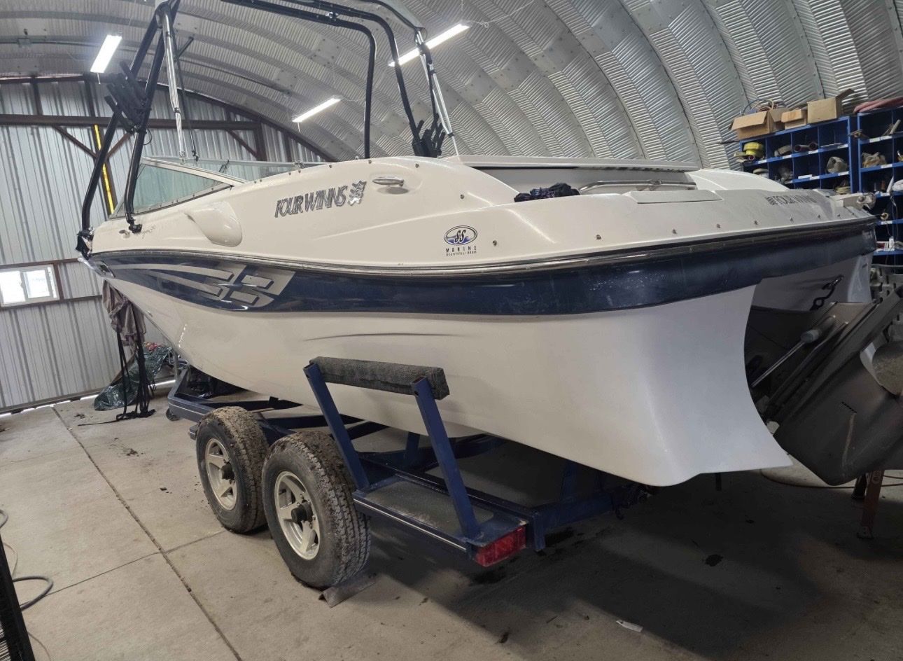 2001 four winns 230 horizon