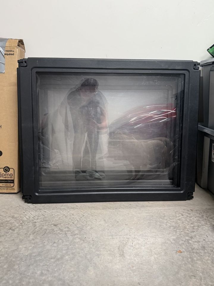 Main image 3