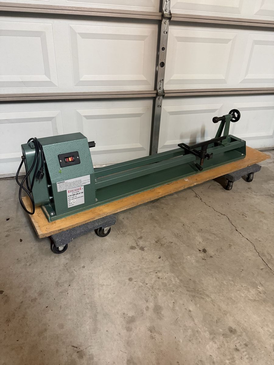 Central Machinery 14”x40” Wood Lathe W/7” Disc