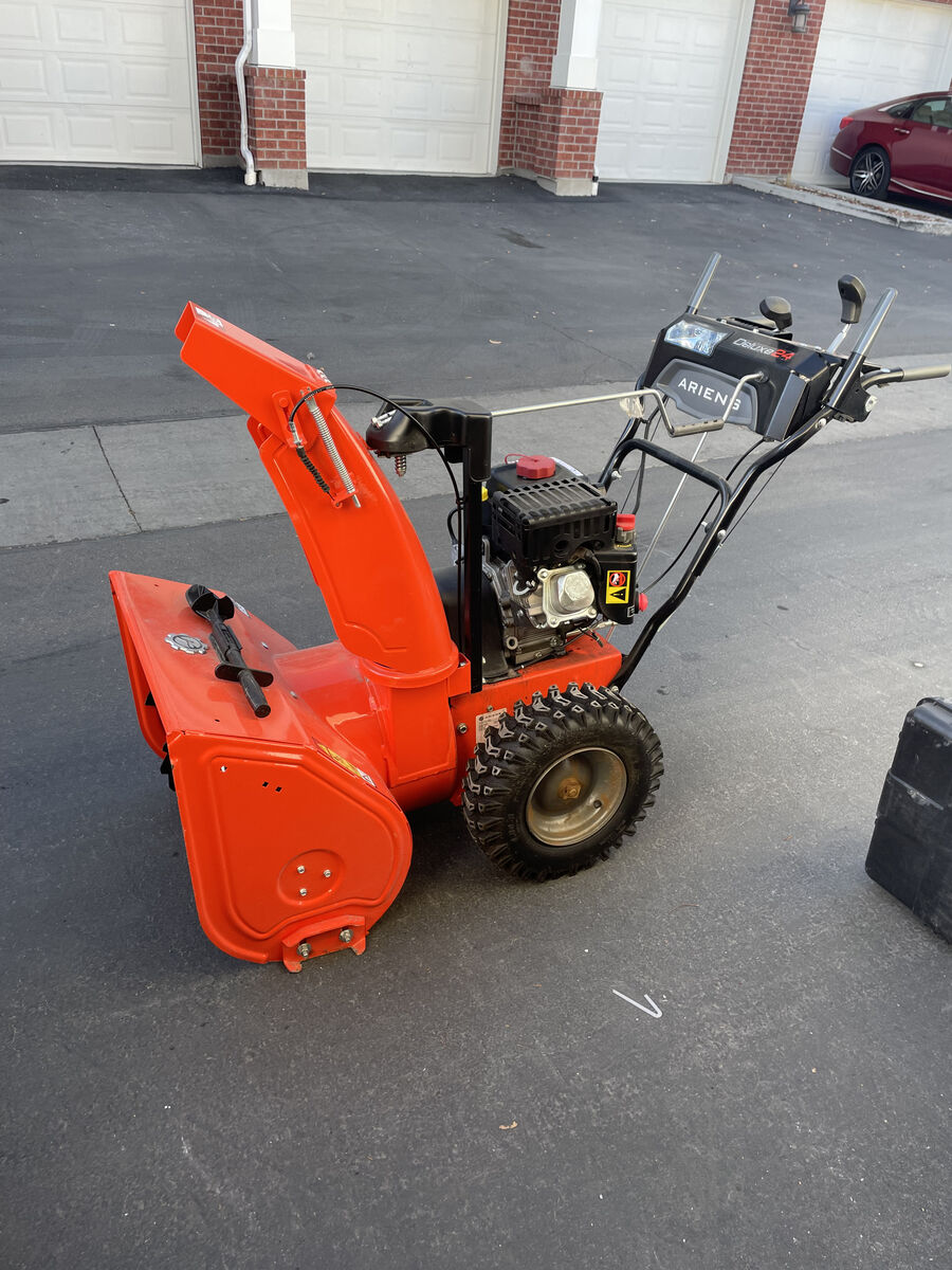 Like-New Ariens Deluxe 24 Snowblower – Two-Stage – Electric Start
