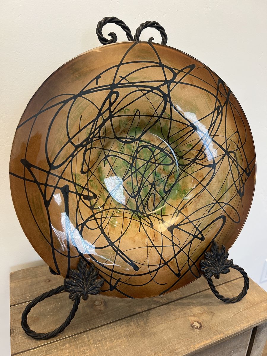 Beautiful large ceramic plate decor with heavy duty easel. Perfect for fireplace, sofa table or any location indoors.