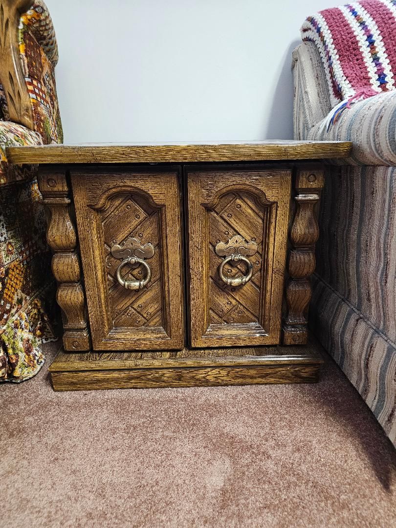 End Table - located in Taylorsville