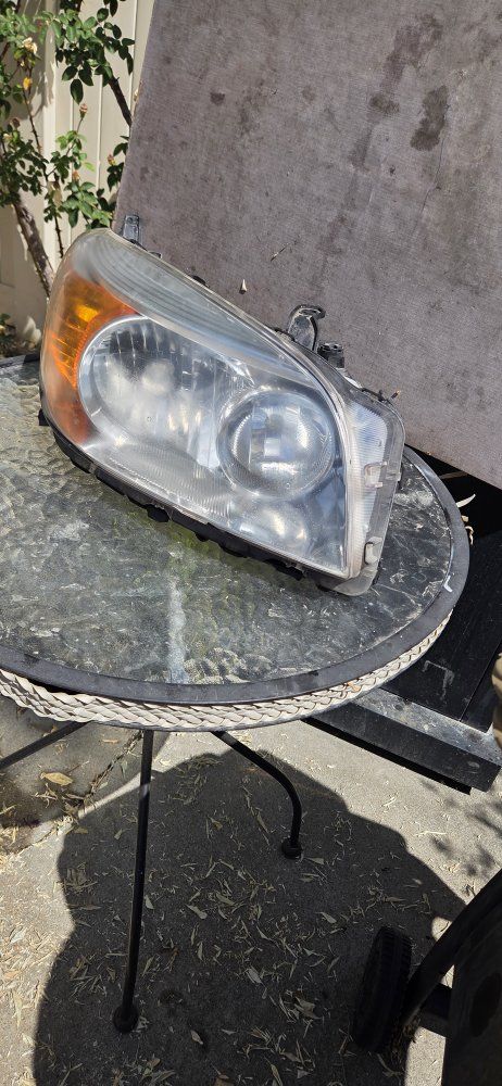 The front headlights