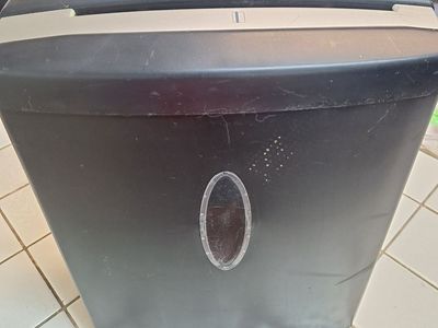 Omnitech OT-NXC8PA Cross Cut Paper Shredder