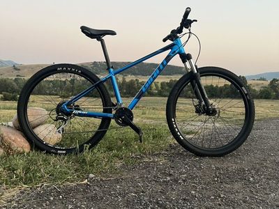 2020 Giant Talon 3- Size Small