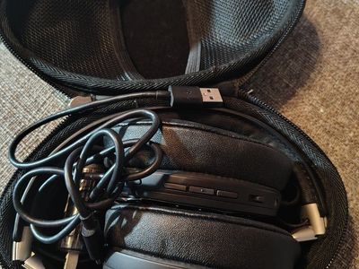 Sennheiser MOMENTUM Wireless Noise-Cancelling Headphones with Case & Charger