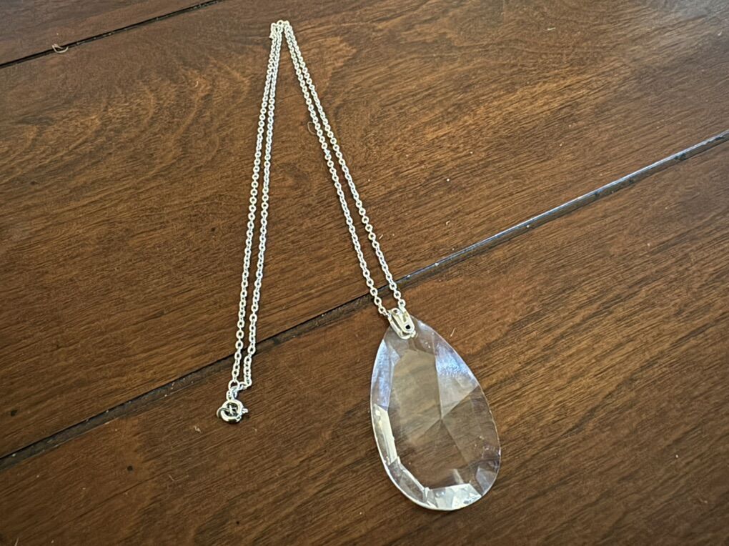 Vintage Silver Tone Necklace W/ Teardrop Pendant