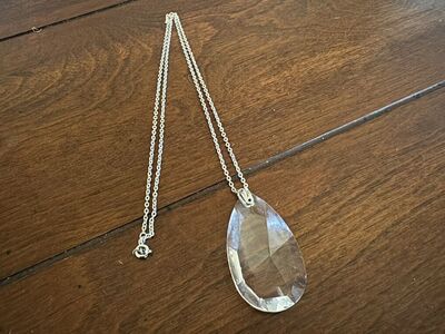 Vintage Silver Tone Necklace W/ Teardrop Pendant