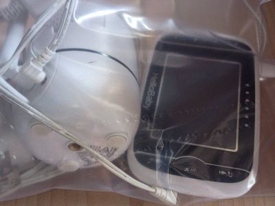 Hello baby monitor with remote screen that still holds a good charge