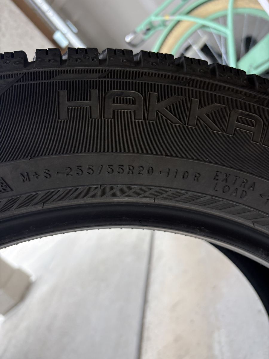 Nokian Hakkapeliitta Winter Tires – 255/55R20 110R XL – Great Tread