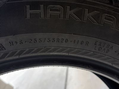 Nokian Hakkapeliitta Winter Tires – 255/55R20 110R XL – Great Tread