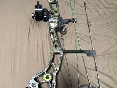 Bowtech CP28 with accessories