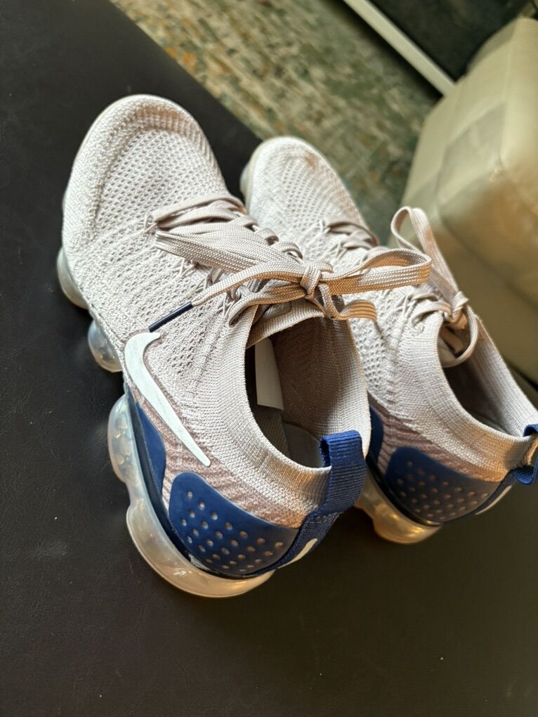 Nike Size 8 Tan Athletic Shoes