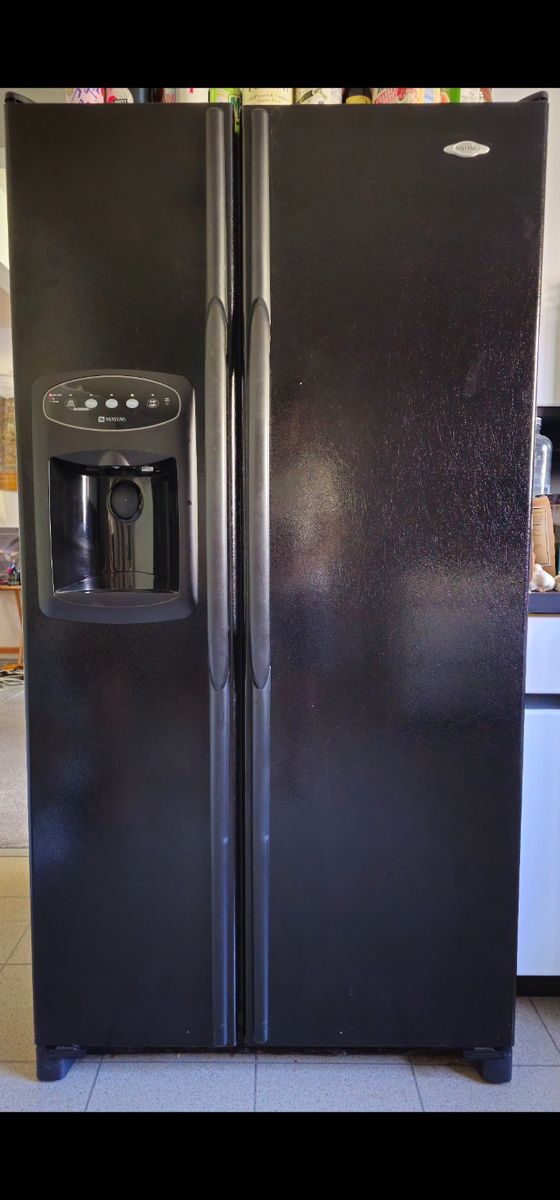 Maytag Refrigerator Freezer with Water/Ice Dispenser