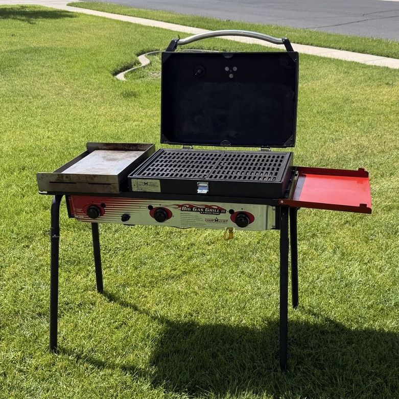 Camp Chef Big Gas Grill: 3-Burner Outdoor Stove, Grills, Griddles, Carrying Cases