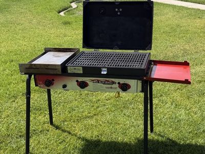 Camp Chef Big Gas Grill: 3-Burner Outdoor Stove, Grills, Griddles, Carrying Cases