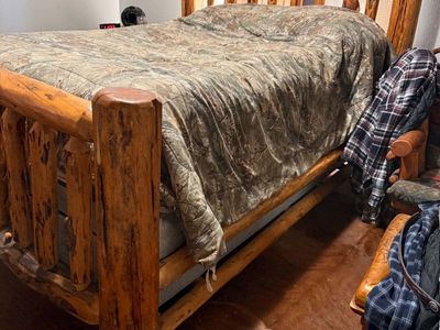Log Wood Bed (Queen)