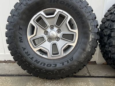 35/12.50/17 Ironman All country M/T