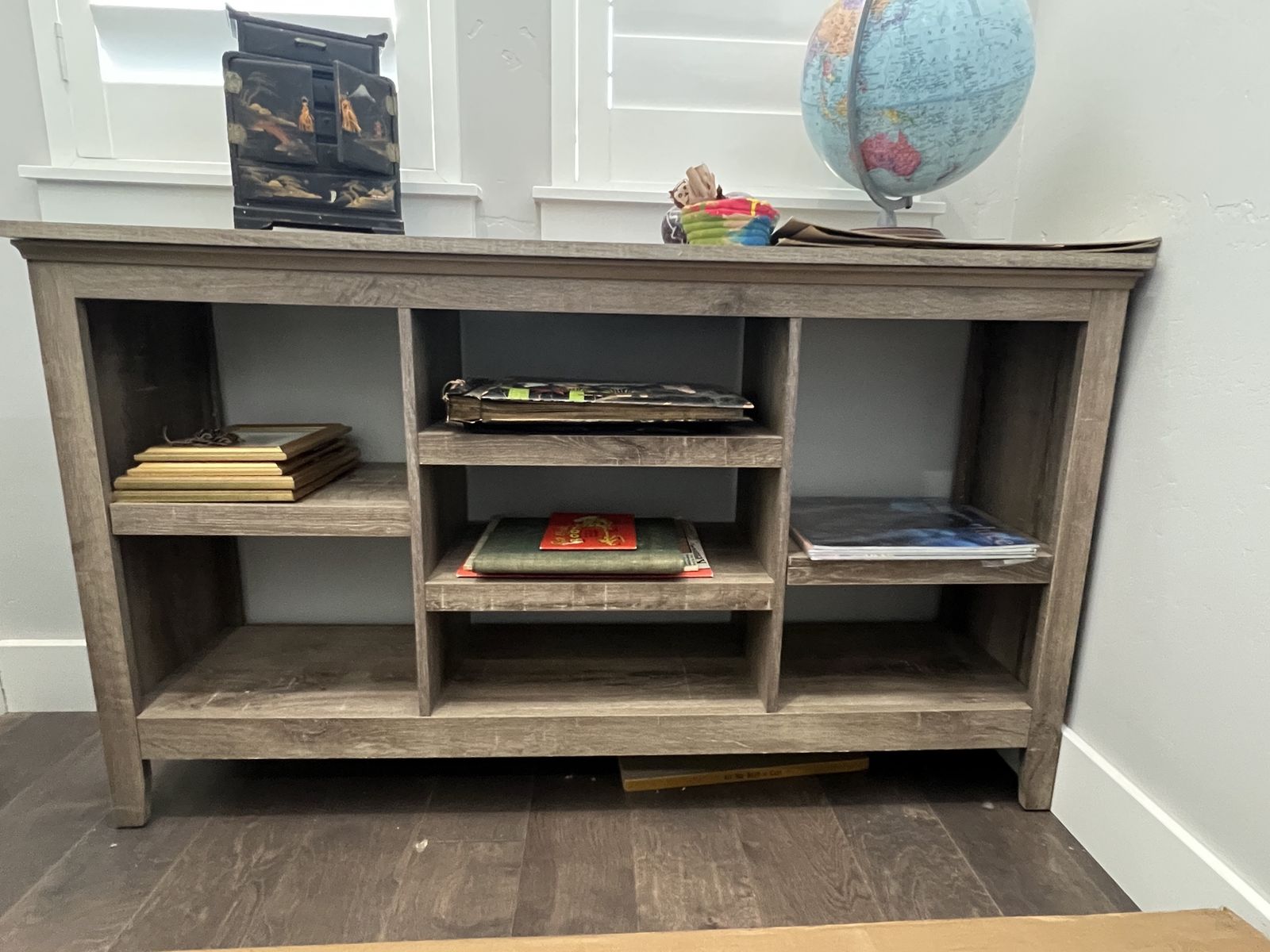Display shelves