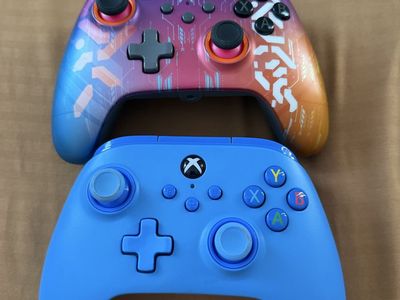 2 wired Xbox controllers