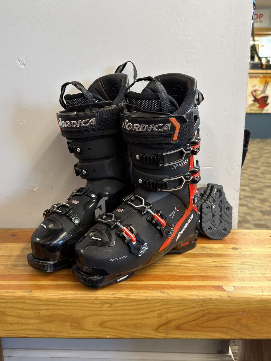 Nordica Speed Machine Ski Boots 120 Flex 26.5