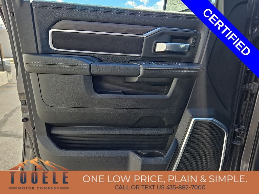 Main image 17