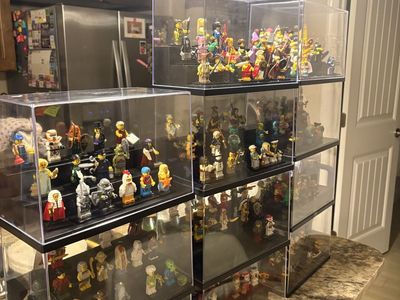 Lego minifigures (various series shown)