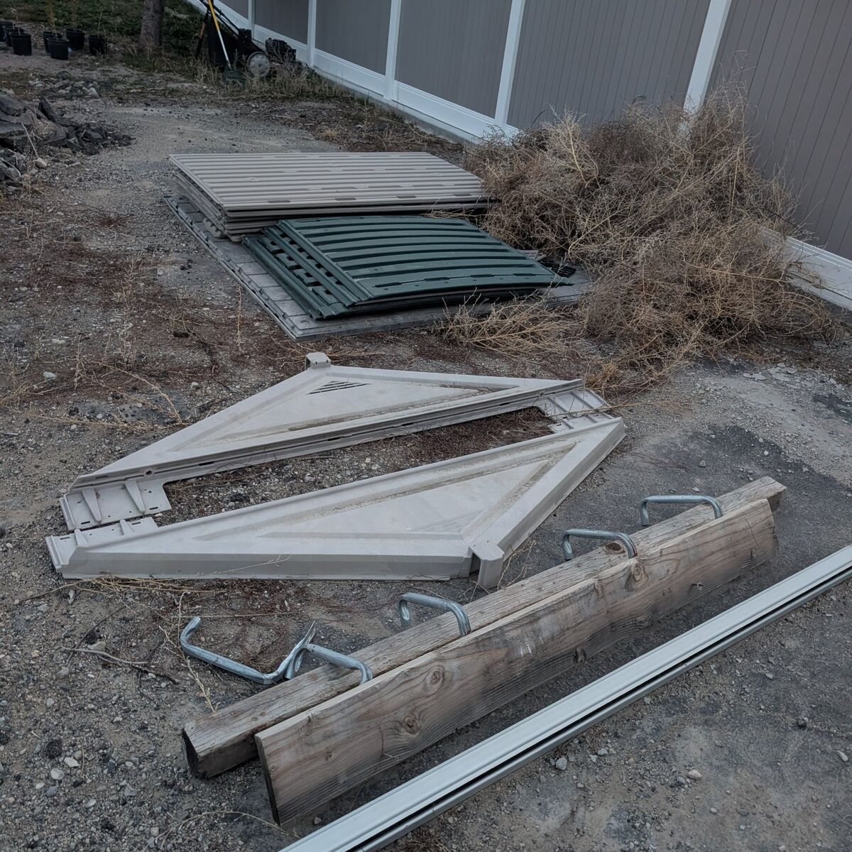 Rubbermaid 6x6x6 outdoor shed