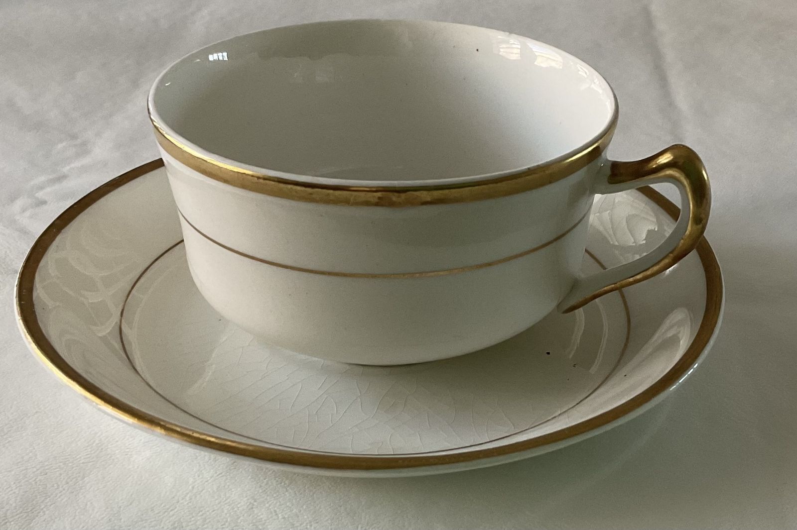 Homer Laughlin Express Tea cups and Saucers 5 cups / 6 saucers
