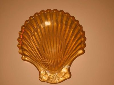Clam Shell Shaped Dish