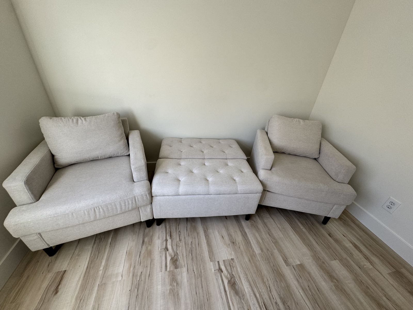 2 chairs and ottoman (beige)