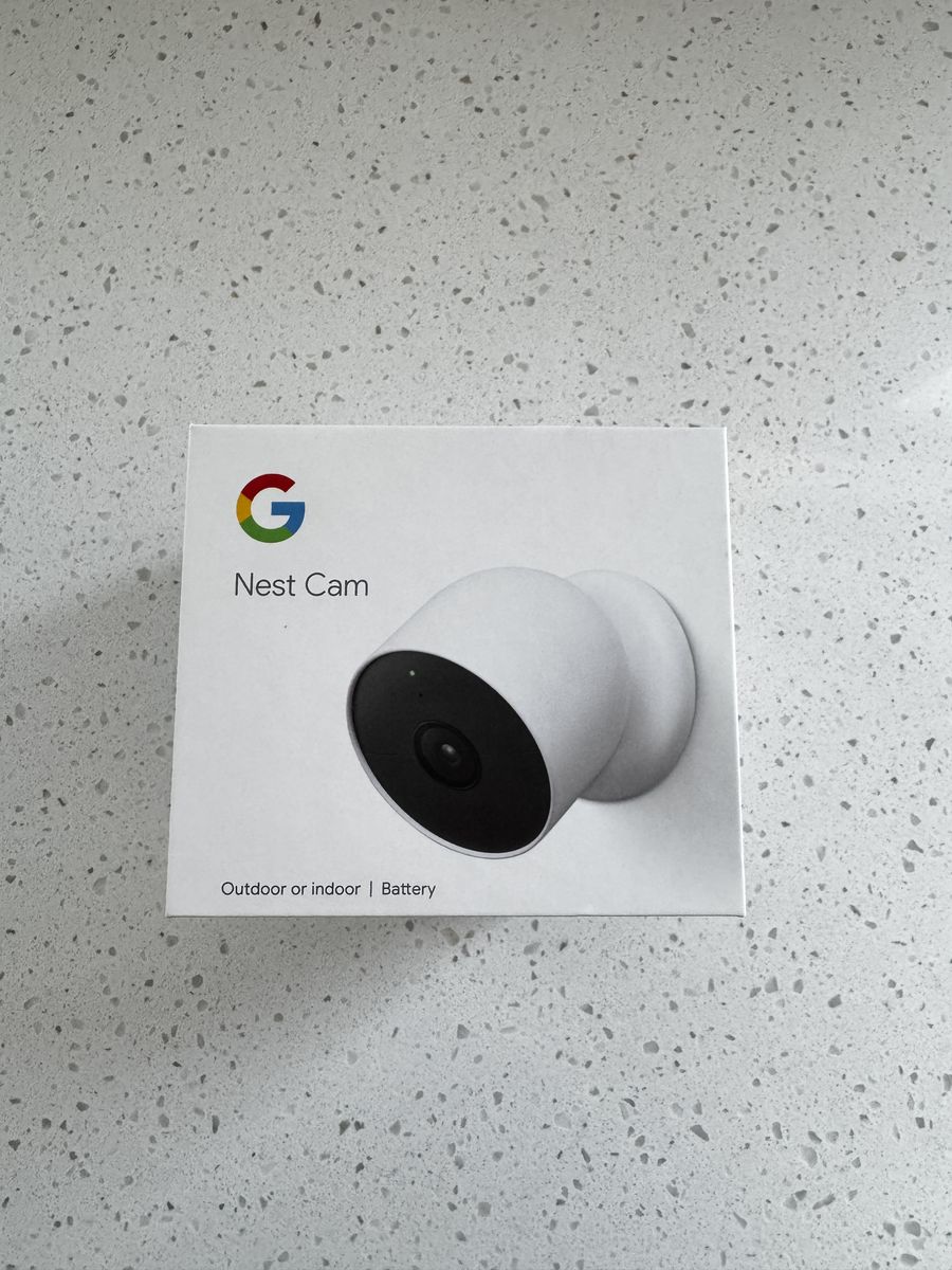 Google Nest Cam (Battery) - Indoor/Outdoor Smart Home Security Camera - with FREE gutter mount