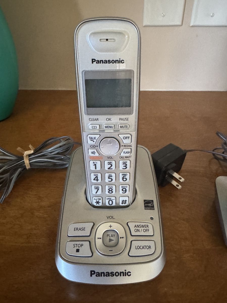 Set of 4 Panasonic Cordless Phones