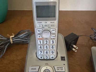 Set of 4 Panasonic Cordless Phones