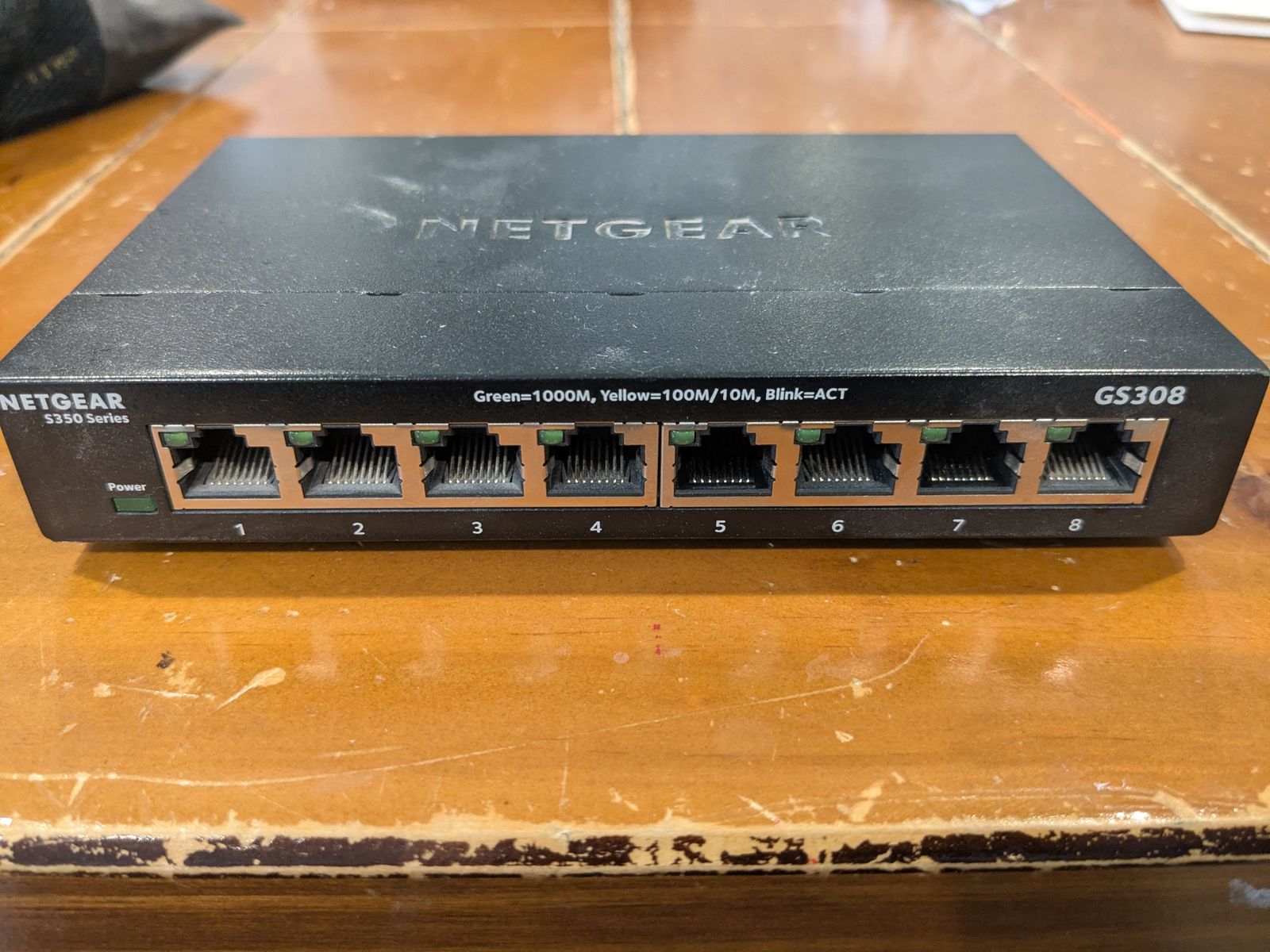 Netgear GS308 8-port gigabit ethernet unmanaged switch
