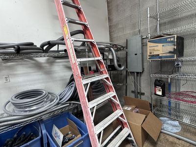 10 Ft Fiberglass Step Ladder